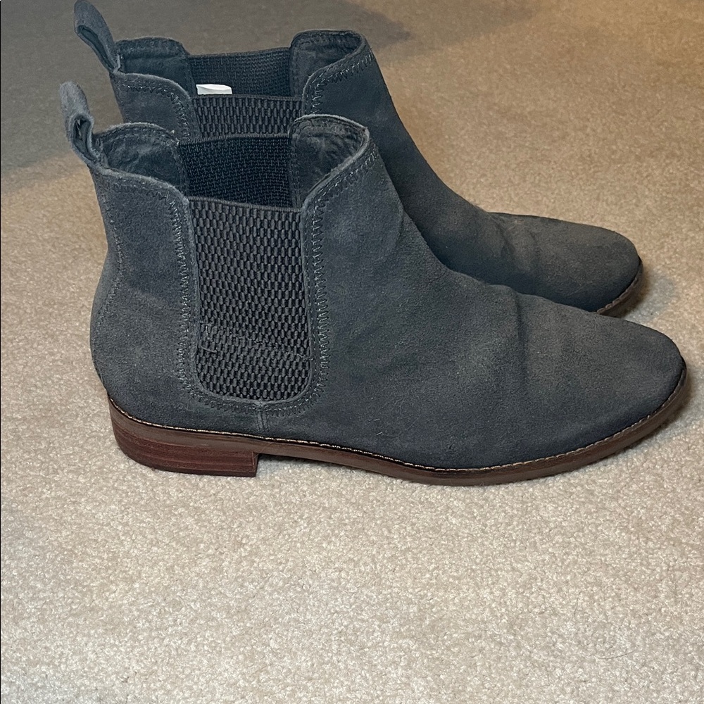 Tom’s Gray Suede Ankle Boots